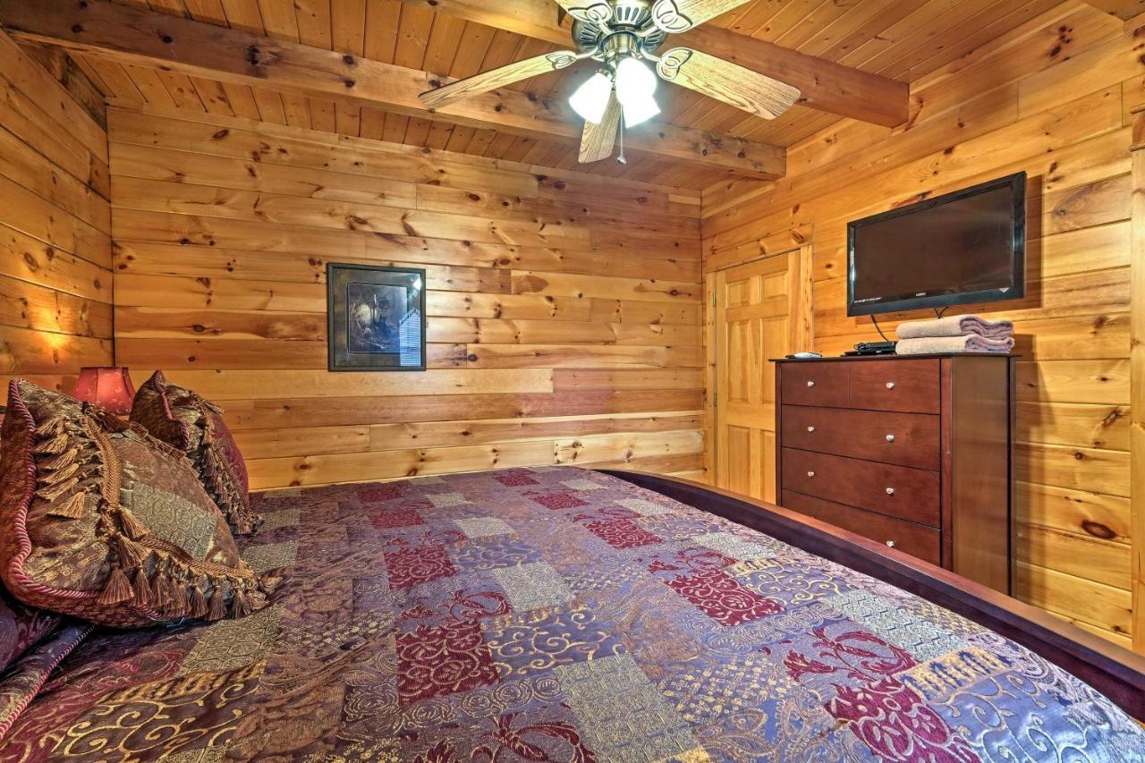 Pigeon Forge Cabin With Hot Tub, Grill And Pool Table! Villa Sevierville Ngoại thất bức ảnh