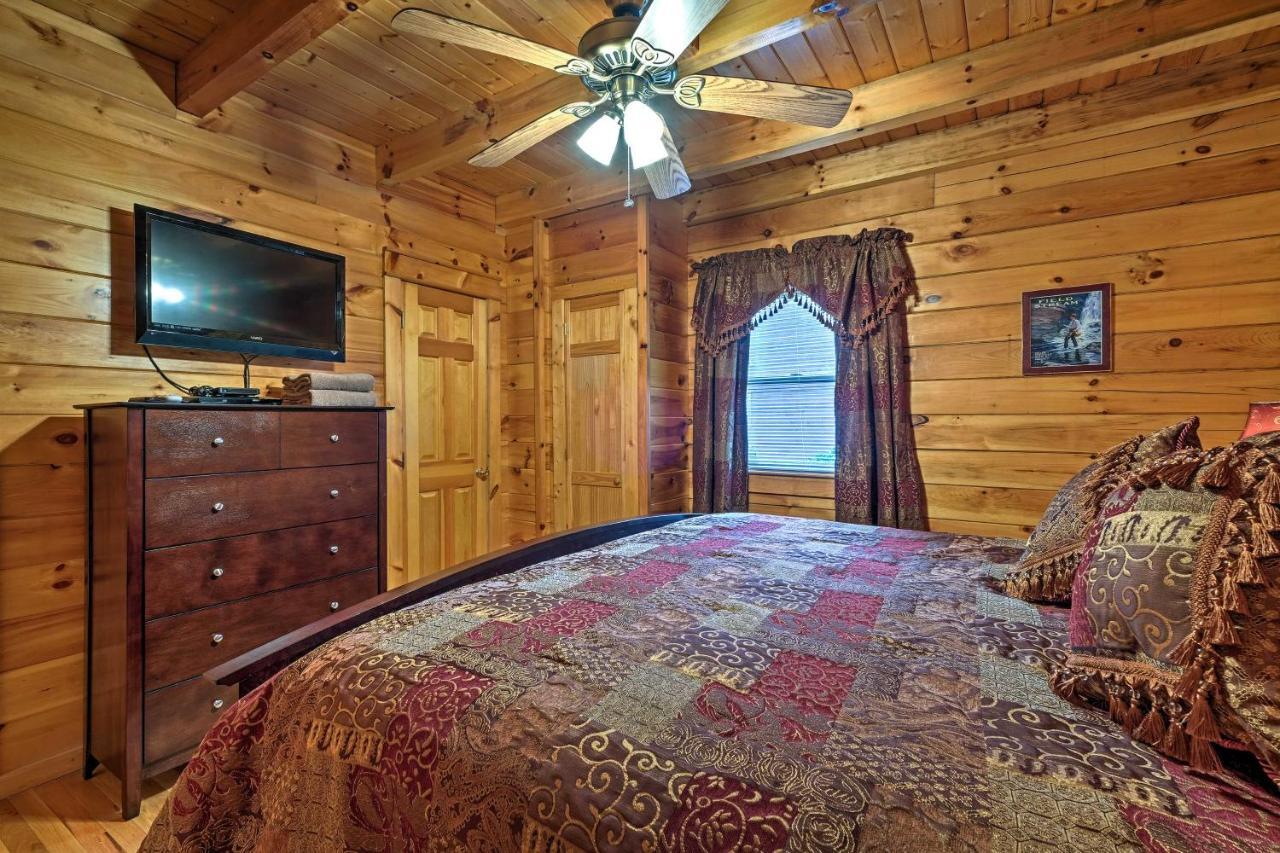 Pigeon Forge Cabin With Hot Tub, Grill And Pool Table! Villa Sevierville Ngoại thất bức ảnh